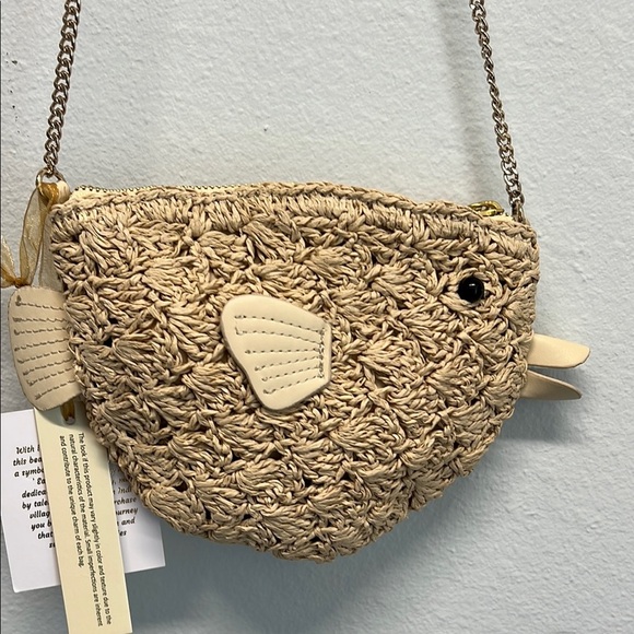 🐟Charming Fish-Shaped Woven Bag 🌊🤍 - Picture 5 of 9